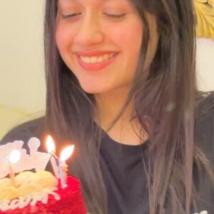 Shivangi Joshi Instagram - Happy birthday babbyyyyy ♥️♥️♥️
Keep shining ✨ 

Looking forward to many more years of friendship and birthdays with you. 

PS:- Last 3 are my favourite 😘😘😁 ( badlaaaaaaa) 🤣🫶🏻