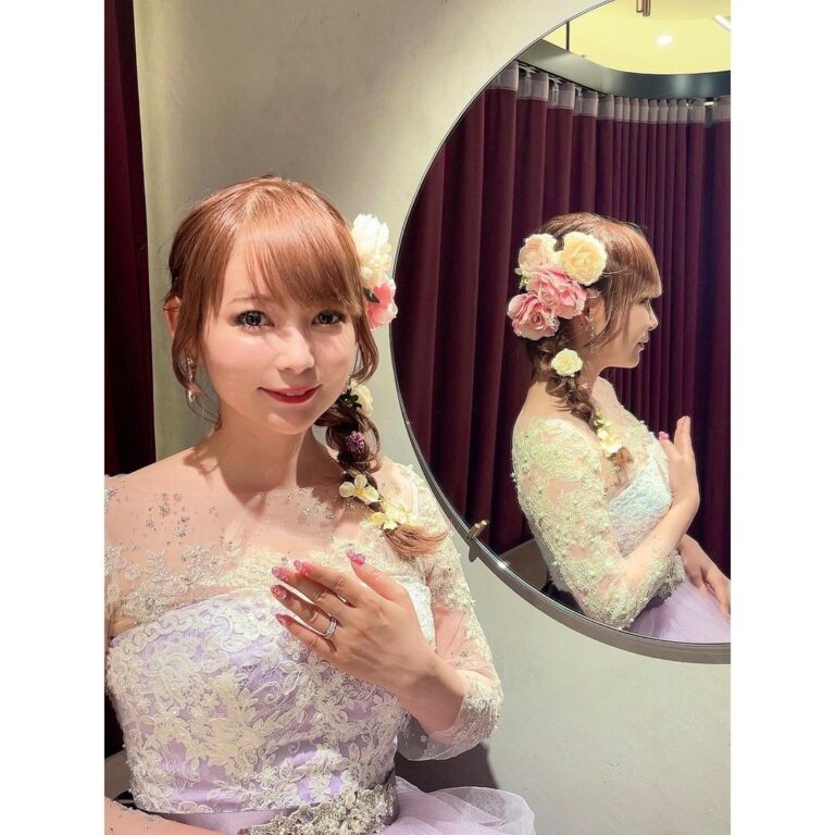 Shoko Nakagawa Instagram - ウエディングドレスの試着に来ました foursisさんのドレス！ ラプンツェルみたいなラベンダーのドレス着るのがずっと夢でした、、！ #ドレス #ウェディング #dress #wedding #中川翔子 #しょこたん