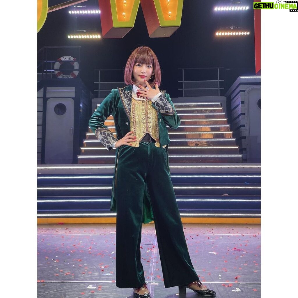 Shoko Nakagawa Instagram - さあSHOWBOY舞台初日！ゲネプロからの本番！ お客様の笑顔を目指してがんばります！ 女優だー！！！ #showboy #ふぉーゆー #舞台 #ミュージカル #中川翔子 #しょこたん
