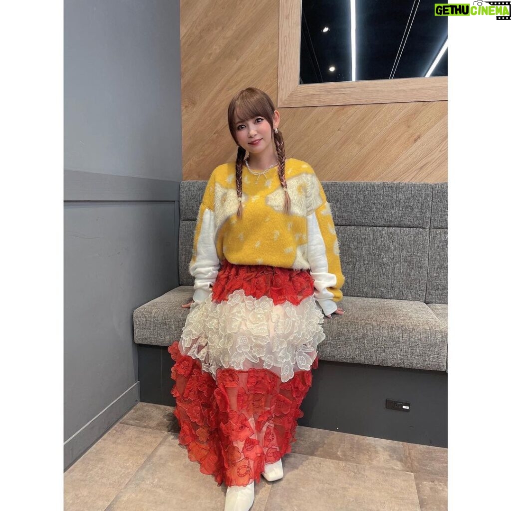 Shoko Nakagawa Instagram - しょこたん、かばん！ が頭から離れないです、ジョイマンさん最高！ ブルプロSP生配信、コメントたくさんありがとうございました！！ みんなもBLUEPROTOCOLやってみてね！ #ブルプロ #blueprotocol #ゲーム #ゲーム生配信 #生配信 #中川翔子 #しょこたん #しょこたんかばん