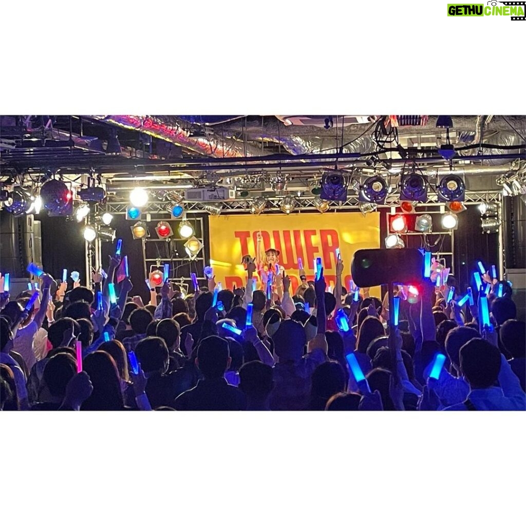 Shoko Nakagawa Instagram - リリイベinレイクタウンmori＆タワレコ渋谷 ありがとうございました❣️❣️❣️❣️ ライブでしか得られない栄養がある！！ ライブでみんなと高まってるときにだけ出る色の脳汁がある！ ライブハウスツアー、貪欲会、オンラインライブ、リリイベ、と、最近歌でたくさん会えたね！ますます大好きが爆発してますみんなが大好きだよ！絶対元気でいてね #ライブ #歌 #イベント #65535 #ろくごーさんごーごツアー #中川翔子 #しょこたん