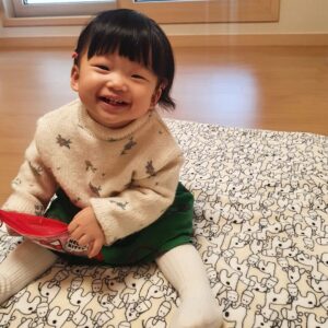 Shorry J Instagram - IZZAE가 웃으면 아빠는 끝😇❤️
#딸바보 #GIRLDAD
IZZAE한테인스타뺏기는중