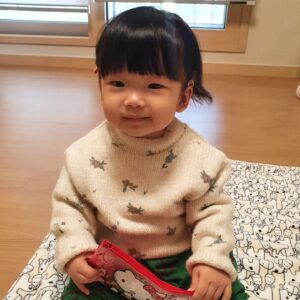 Shorry J Instagram - IZZAE가 웃으면 아빠는 끝😇❤️
#딸바보 #GIRLDAD
IZZAE한테인스타뺏기는중