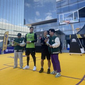 Shorry J Instagram - 오랜만에  아담하고 귀여운 #줄리엔강 
만나서 농구한게임 하고왔네요~🏀😆👍 #3on3 
우승하면 레이커스경기직관이라니!!!✈️✈️✈️우오!!!!!
코엑스거리에 #먹거리 #볼거리 #bibigo #비비고 #bibigoArena #비비고아레나 #사랑해요비비고~💛💜
#너무즐거웠습니다 #농구사랑❤️ #마이티마우스 #쇼리