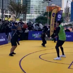 Shorry J Instagram - 오랜만에  아담하고 귀여운 #줄리엔강 
만나서 농구한게임 하고왔네요~🏀😆👍 #3on3 
우승하면 레이커스경기직관이라니!!!✈️✈️✈️우오!!!!!
코엑스거리에 #먹거리 #볼거리 #bibigo #비비고 #bibigoArena #비비고아레나 #사랑해요비비고~💛💜
#너무즐거웠습니다 #농구사랑❤️ #마이티마우스 #쇼리