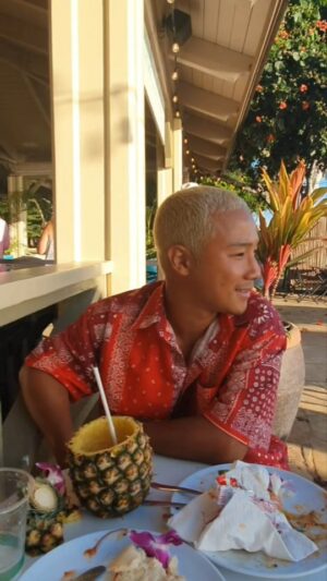 Shorry J Instagram - #hawaii 🤙🏝🐢🍍
#쇼리