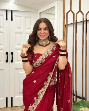 Shraddha Arya Instagram - SHUBH DIPAWALI 🪔 ❤️

Styling: @sacorina 
Saree: @rashmi_aaryaa 
@shreeaaryaofficial