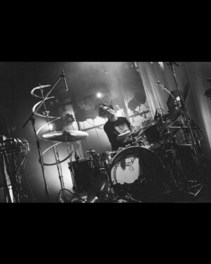 Shun Ishiwaka Instagram - During the last song I noticed that both left and right cymbals were lying on the floor.
8/16,2023
photo by @kanatarumi