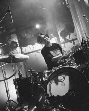 Shun Ishiwaka Instagram - During the last song I noticed that both left and right cymbals were lying on the floor.
8/16,2023
photo by @kanatarumi