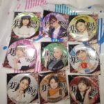 Shunsuke Ito Instagram - エビ中のワンマン、大学芸会2021～Reboot～を観に行かせて頂きました！ もう最近色々なことでずっと頭ん中ぐちゃぐちゃしたままでしたがこの２時間半はなにも考えずにただただ元気もらえました！いやまじで！そりゃ全員分の缶バッチも買いますよおじさんも！本当にありがとうエビ中！エビ中は凄いぞ！ #エビ中reboot