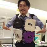 Shunsuke Ito Instagram - ザ・ぼんちおさむ師匠に新年の挨拶をさせて頂いてM-1お疲れ様と激シブアイテム頂きました！ そんなザ・ぼんち師匠の古希記念単独ライブが3/11の18:30からなんばグランド花月にて行われます！本当にダイナミックな永遠の漫才小僧です！ゲストに西川のりお・上方よしお師匠！爆笑必至ですので皆様是非！
