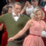 Sia Instagram - #tbt to the Santa’s Coming For Us video (starring some familiar faces) 🎅🏼✨ - Team Sia