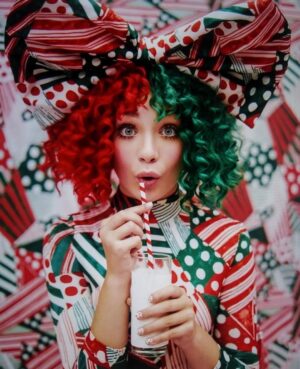 Sia Instagram - ONE MONTH 'til Christmas 🎄🌟❄️🎅🏼 - Team Sia