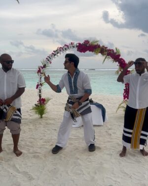 Siddharth Nigam Instagram - We had an absolutely incredible birthday celebration with the most extraordinary people at @radissonbluresortmaldives! We are immensely grateful for the tremendous effort put into cutting the cake and making it an unforgettable experience for us. Thank you from the bottom of our hearts!❤️🎂🏝️🌊 
#birthdayboys #maldives