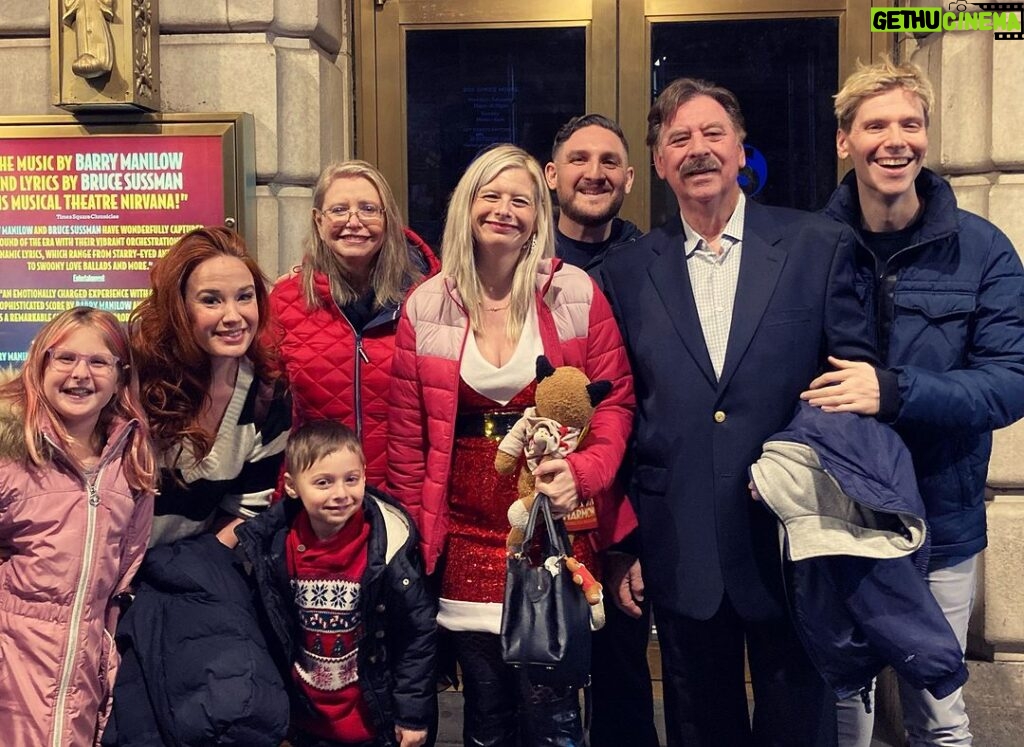 Sierra Boggess Instagram - // A Christmas Miracle 🎄. My Family 🇮🇹visiting New York City 🏙️ To Be Together At Christmas 🎅 . Seeing Sierra Playing Mary In The New Broadway Musical HARMONY #harmonyanewmusical . What A Nite!!! ♥️🎭// Ethel Barrymore Theatre