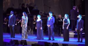 Sierra Boggess Instagram - Sunday.

Patti Lupone, Brian Stokes Mitchell, Sutton Foster, Norm Lewis, Skylar Astin et moi 

So many possibilities. 

#sondheim #hollywoodbowl #tribute #broadway #sunday