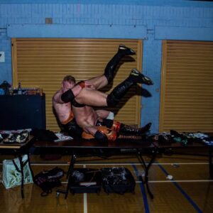 Simon Musk Instagram - I AM THE TABLE!!!