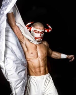 Simon Musk Instagram - Throwback Thursday: Pretending to be a spooky ghost wrapped in pleather and cloth, 2010 👻 
#wwe #ligero #nxtuk #nxt #wrestling #throwbackthursday #tbt #ghost #spookyghost #didyouseethespookyghost