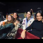 Simone Kessell Instagram - Happy season finale 🐝#yellowjackets with our doppelgängers oh how I L💜VE these 3 x