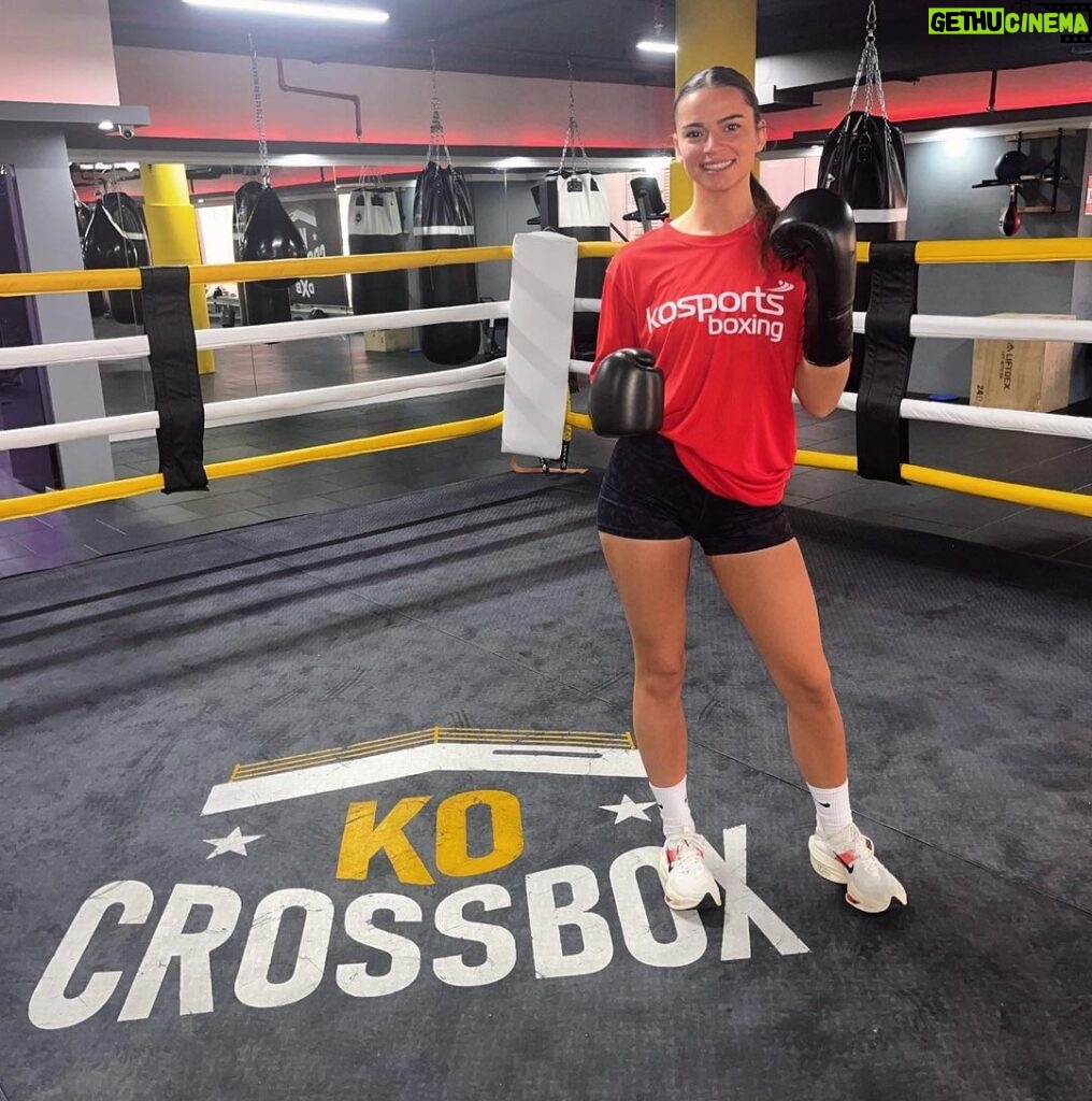 Skye Nicolson Instagram - Shoutout to @kosportsdubai for the freshies 🥊 and having me in the gym this week @kocrossboxdubai ✨ Dubai Marina