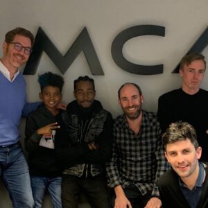 Soan Arhimann Instagram - je suis très fière et très heureux de vous annoncer que je fais officiellement partis du label MCA merci à toute l’équipe 🙏🏽🤩🥰❤️
