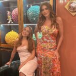 Sofía Vergara Instagram - Thank u to everyone that came tonight to the launch of TRANSFORMA the new @toty serum that does it all!❤️🦜