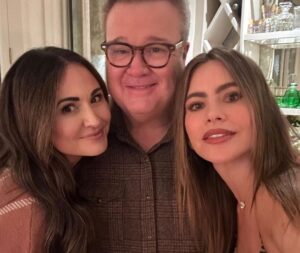 Sofía Vergara Instagram - So lucky to have worked with this people for 11 years❤️. I love and miss u all guys!!! #modernfamily