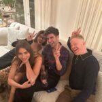 Sofía Vergara Instagram - First Modern Family reunion!!!!❤️❤️❤️