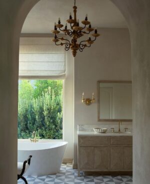 Sofía Vergara Instagram - Gracias @archdigest ❤️

Photography: @anitacalerophotography
Interior Styling: @amykchin
Design: @odginteriors
Landscape Design: @innergardens
Writing: @mayer.rus @beverlyhillsorganizer