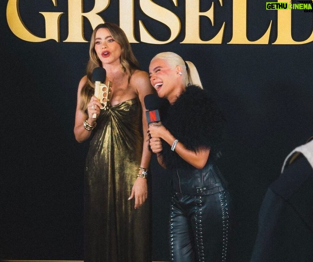 Sofía Vergara Instagram - Gracias @netflix. #griselda❤️