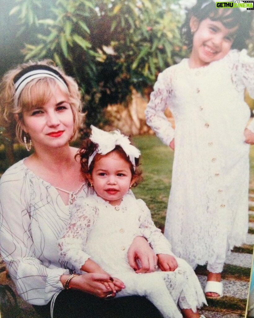 Sofia Carson Instagram - “As mothers and daughters, we are connected with one another. My mother is the bones of my spine, keeping me straight and true. She is my blood, making sure it runs rich and strong. She is the beating of my heart. I cannot now imagine a life without her.” Happy Mothers Day to my Whole Entire World♥️ Everything I am, I owe to you. I adore you, my Ma.