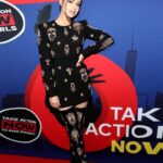 Sofia Carson Instagram - Last night, the world came together in the name of change. Thank you @glblctzn ❤️🖤🤍 @hughcevans @ryangall @olguitasegura my heart is yours.