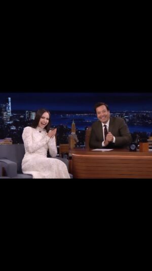 Sofia Carson Instagram - When Jimmy asked me to sing Come Back Home with The Roots. And my Purple Heart almost burst. Thank you, Jimmy💜 I’ll never forget tonight. @fallontonight
