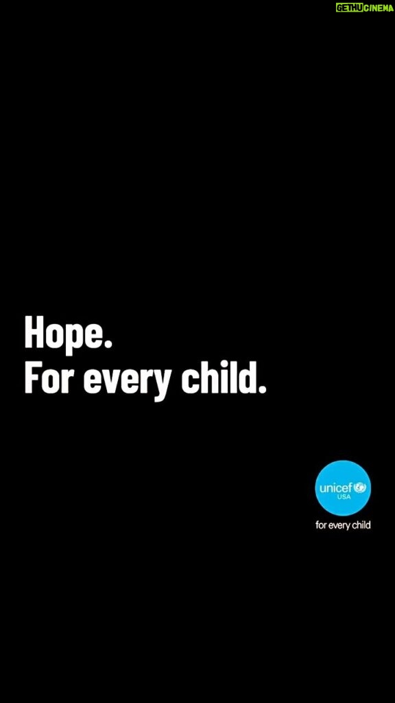 Sofia Carson Instagram - On this Giving Tuesday, Iet us GIVE for children. For our girls. Today, and every day, I am proud to use my voice as a UNICEF Ambassador to advocate for children globally and to encourage the world to do the same. Creating possibility out of the impossible, and in the midst of darkness, delivering light—an endless beacon of hope…. Together, lets stand alongside UNICEF in relentlessly standing for every child. 🩵 @unicef