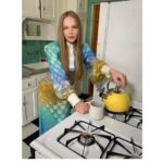 Sofia Vassilieva Instagram - 🫖 💛