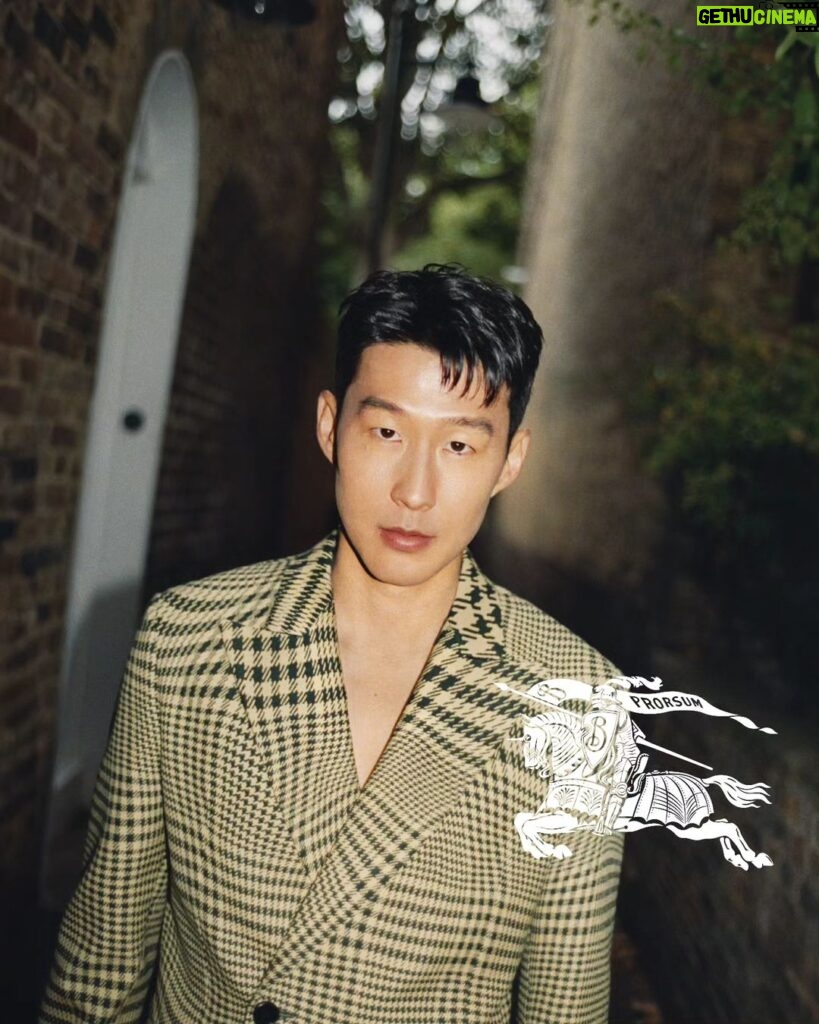 Son Heung-min Instagram - 💚 @burberry London, United Kingdom