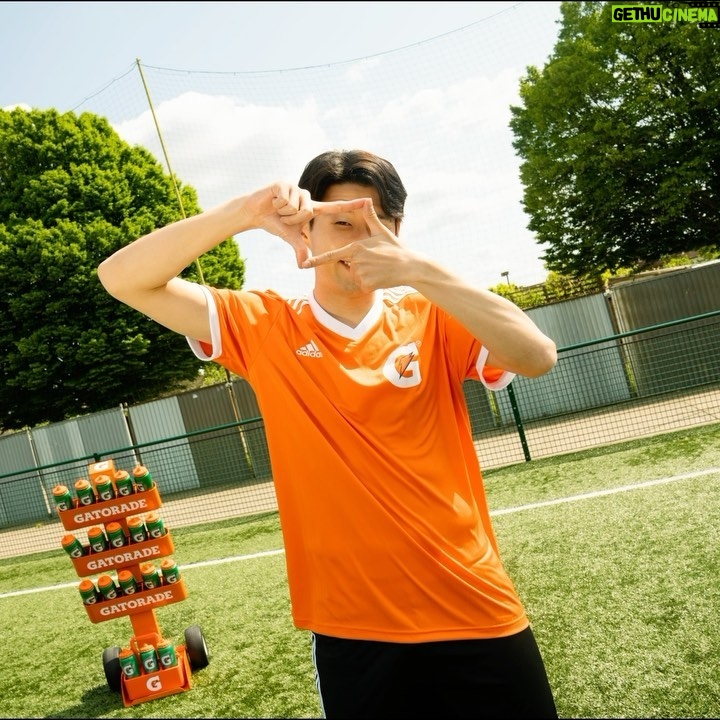 Son Heung-min Instagram - Who is with me? Join me! For me, IT’S GATORADE! @gatorade_korea #Gatorade #게토레이 #formeitsgatorade #FuelsYouForward