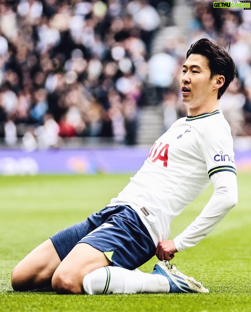 Son Heung-min Instagram - 100 Premier League goals… man I am so proud to be the first Asian player to score this number. Proud because it means if it’s possible for me, is possible for anyone growing up back home too. I’m so thankful for every coach, every teammate, every freind and my family who have helped me along this journey so far. This is team reward, because all of you. Love, Sonny 🤍