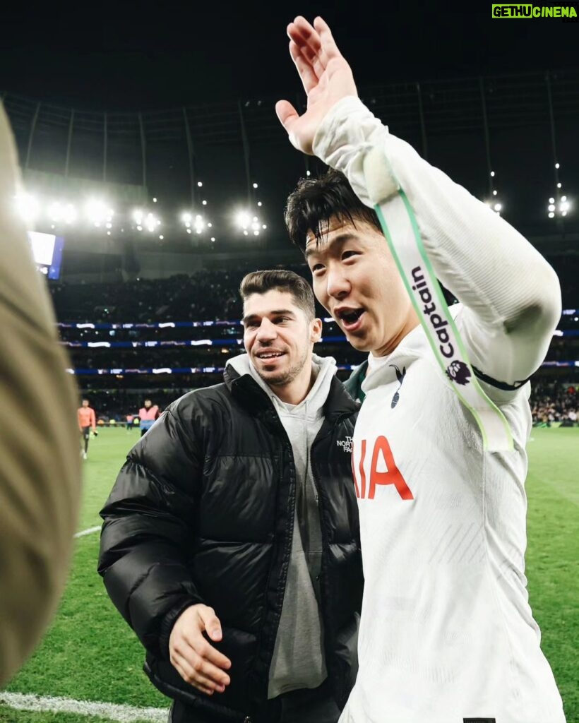 Son Heung-min Instagram - Big 3 points we needed great fight from everyone, team support and club we move on to Thursday. Everyone have wonderful and Merry Christmas and happy holidays to you and your loved ones 🤍 #COYS Tottenham Hotspur Stadium