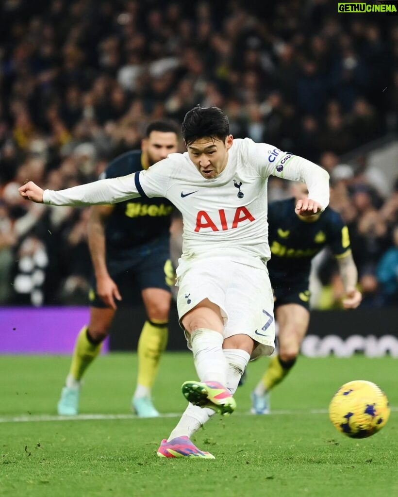 Son Heung-min Instagram - This is the reaction we wanted. Back to winning ways. Thank you for the love everyone. COYS!! 🤍 Tottenham Hotspur Stadium