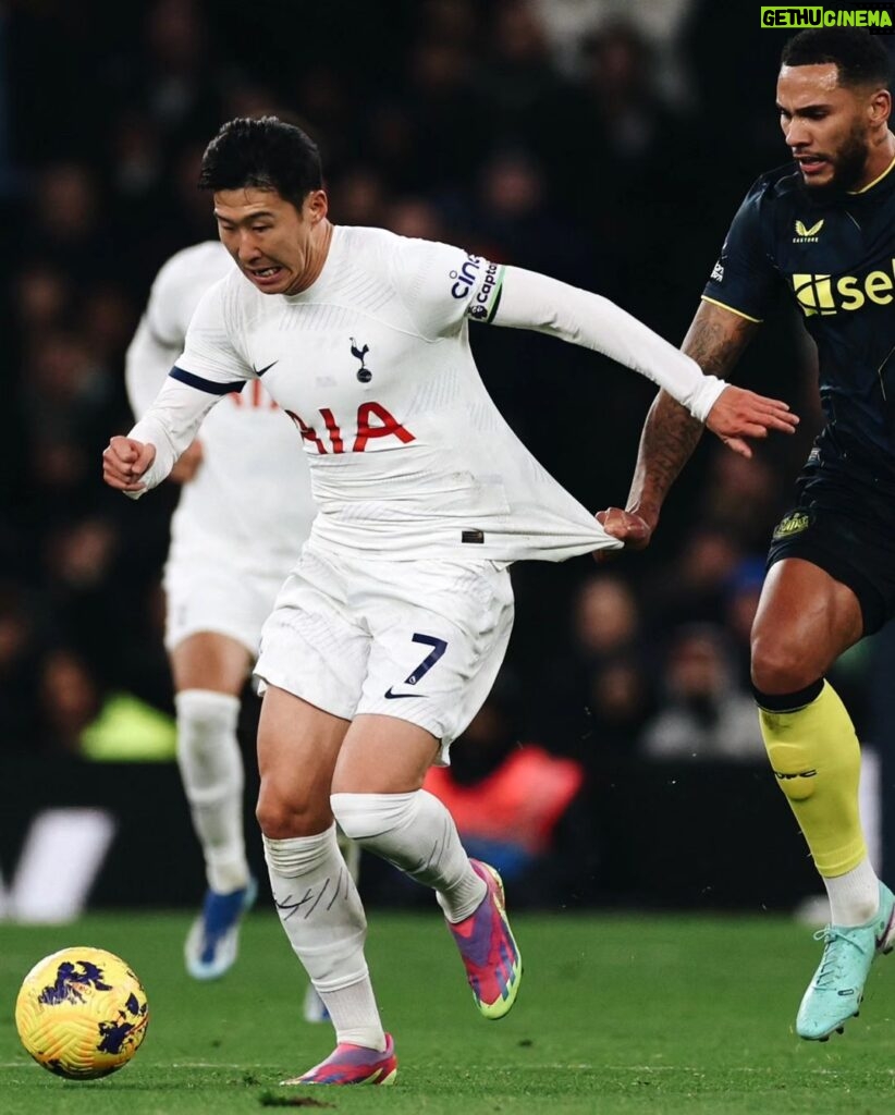 Son Heung-min Instagram - This is the reaction we wanted. Back to winning ways. Thank you for the love everyone. COYS!! 🤍 Tottenham Hotspur Stadium