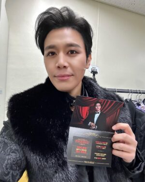 Son Jun-ho Instagram - #뮤지컬 #물랑루즈 #첫공 #아내 #내조 #손깍지 #서포트 

행복하게 감사하게 잘 시작했습니다^^ 

난 왜 이렇게 사는걸까!❤️