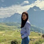 Son Ye-jin Instagram - 행복한 추석보내세요!!💕