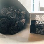 Son Ye-jin Instagram - 10월 2일 밤 9시!! 파리에서 펼쳐지는 발렌티노의 2023 봄/여름 패션쇼를 함께 감상해 보아요🖤 #UnboxingValentino #발렌티노