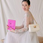 Son Ye-jin Instagram - 3월 6일 밤 11시, 발렌티노의 2022 가을/겨울 패션쇼를 함께 감상해보세요💕 Valentino 22,23 FW fashion show. watch the fashion show. March 6 at 11pm KR time Live from Paris. #발렌티노 #OneStudBag #ValentinoPinkPPCollection @MaisonValentino