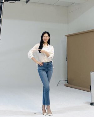 Son Ye-jin Thumbnail - 2 Million Likes - Most Liked Instagram Photos