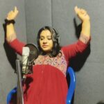 Sona Jelina Instagram - Beenamoleyum sonamoleyum orumichu dubbinginu vidarutheyennu njan paranjathaa... Kettillla....ippo kando....inganeyirikkum🤣🤣💃💃😘😘...dubbing apaarathakal🫢😇🥴