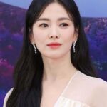 Song Hye-kyo Instagram - @halolee7 @with.hyunkyoung @b_joeun 🍀🫶🏻🌸
