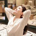 Song Hye-kyo Instagram - 🇫🇷👋🏻—->🐶🏡