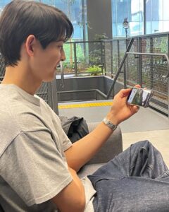 Song Joong-ki Instagram - '거기가 여긴가' 많이 사랑해주세요 #승리호만세